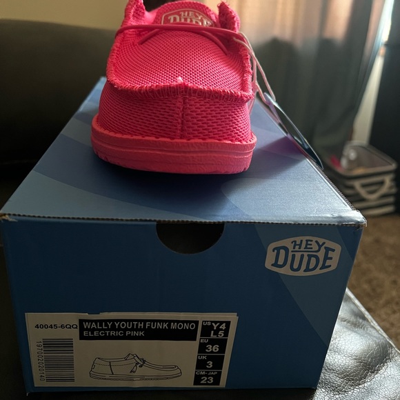 COPY - Hey Dude Electric Pink - Picture 2 of 3